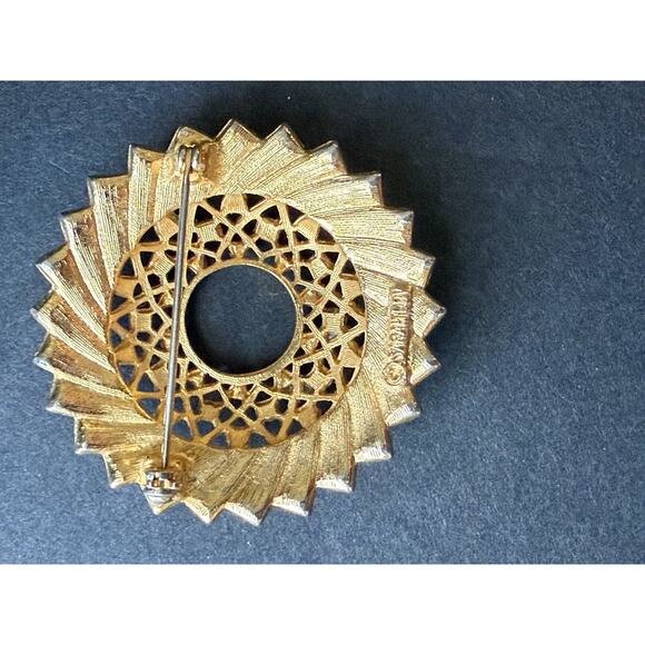 Vtg Sarah Coventry Aquarius Simulated Turquoise Opal Gold Brooch 1970s Retro - Picture 4 of 5